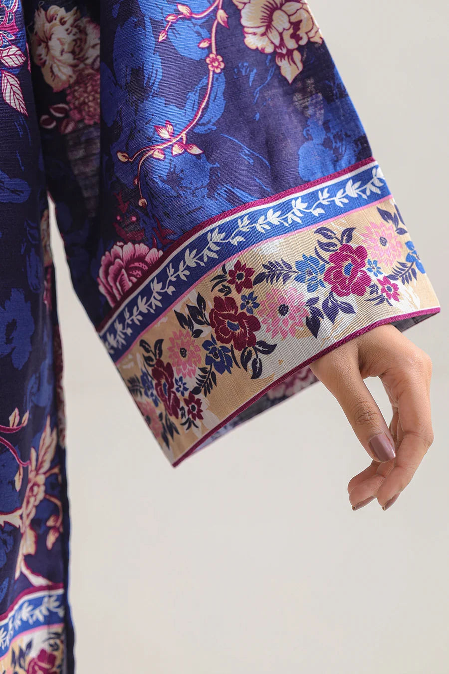 03-Piece Printed Lawn Suit - Ready To Wear