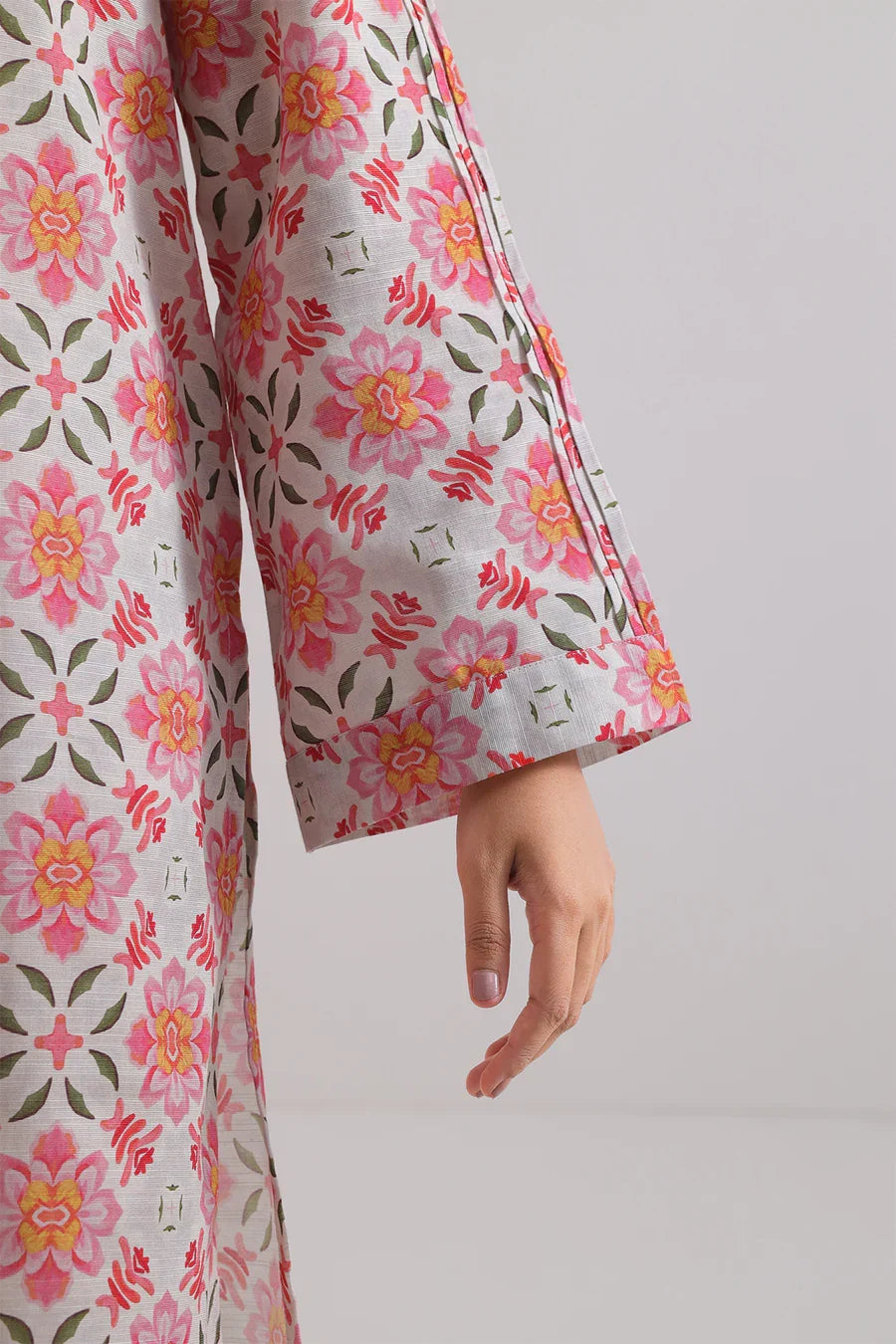 03-Piece Printed Lawn Suit - Ready To Wear