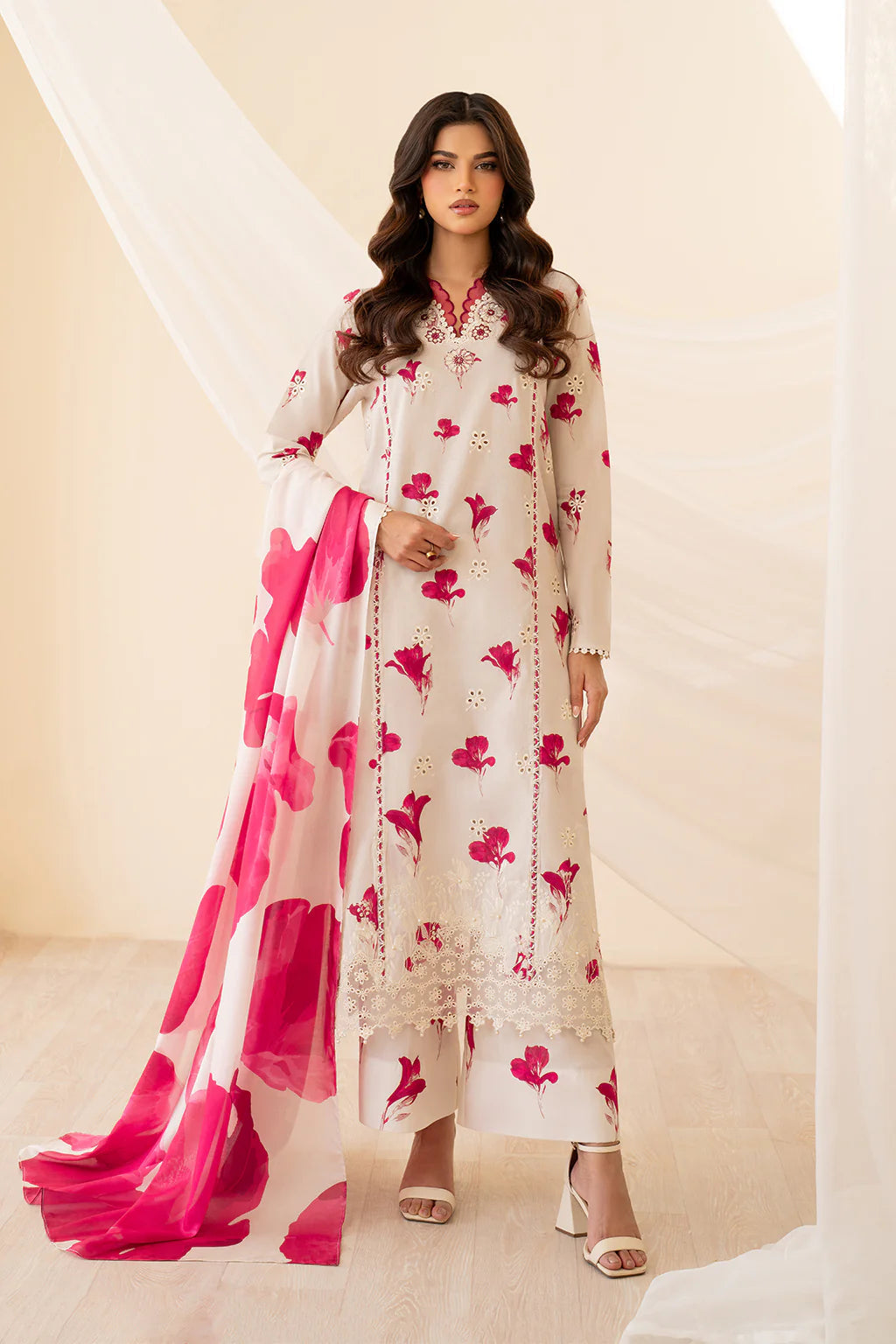 Borer Embroidered Printed Lawn 03-Piece Suit | Stitched