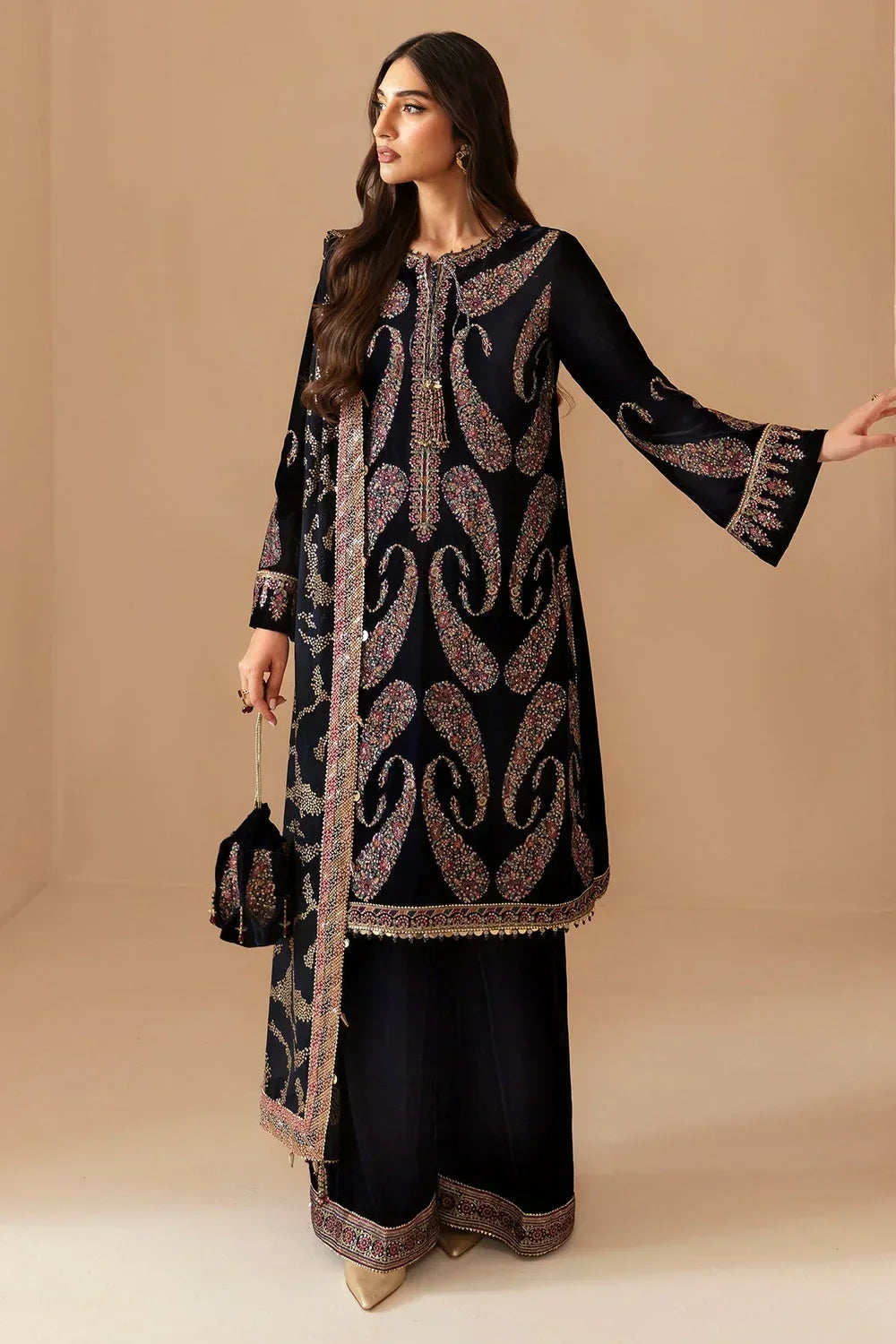 Heavy Embroidery Velvet Suit