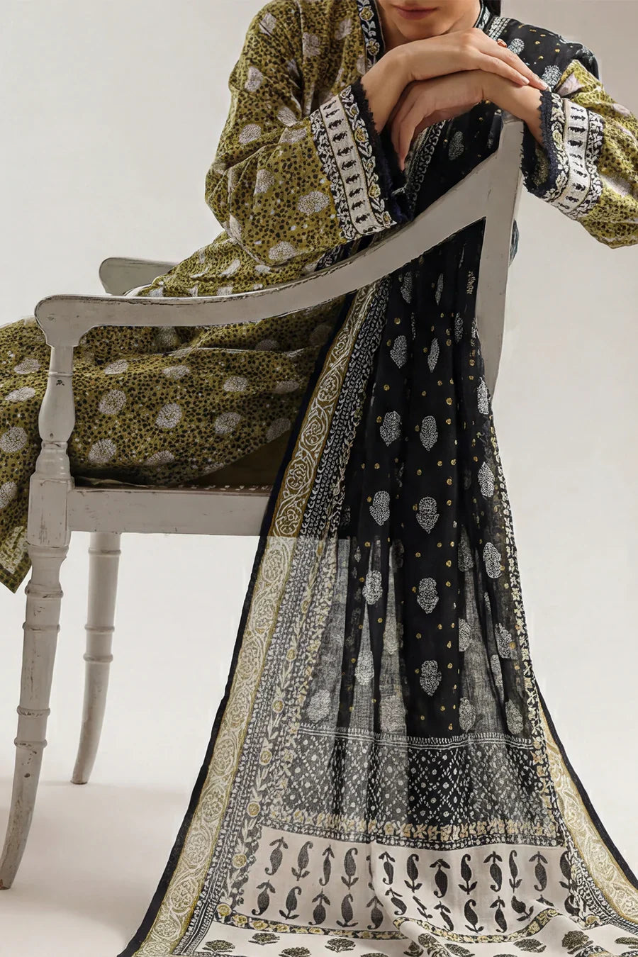 03-Piece Printed Lawn Suit - Ready To Wear