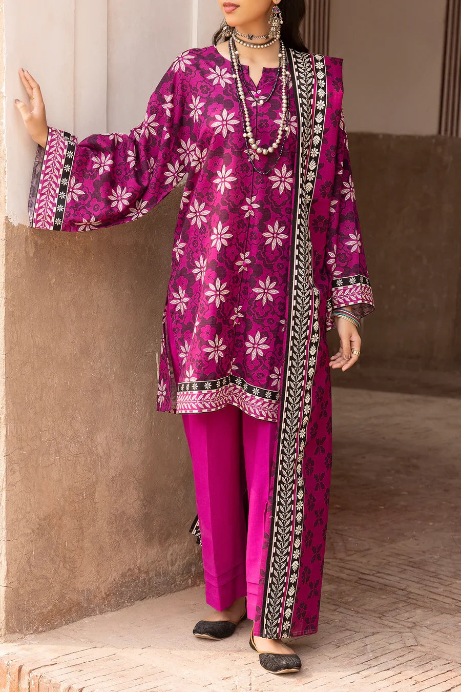 03-Piece Printed Lawn Suit - Ready To Wear