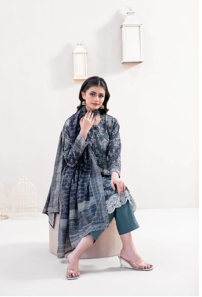 03-Piece Printed Lawn Suit - Ready To Wear