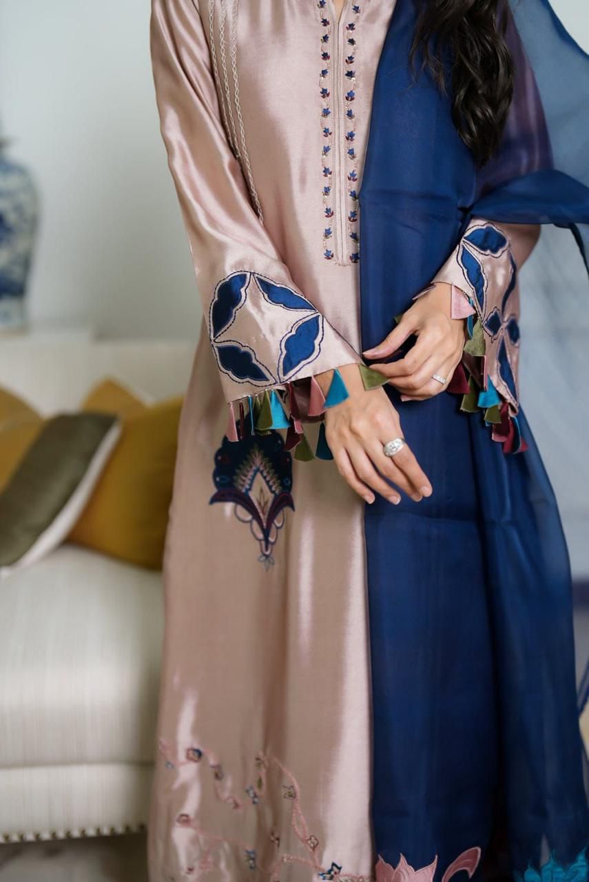 03-Piece Lawn Suit With Chiffon Dupatta | Ready To Wear