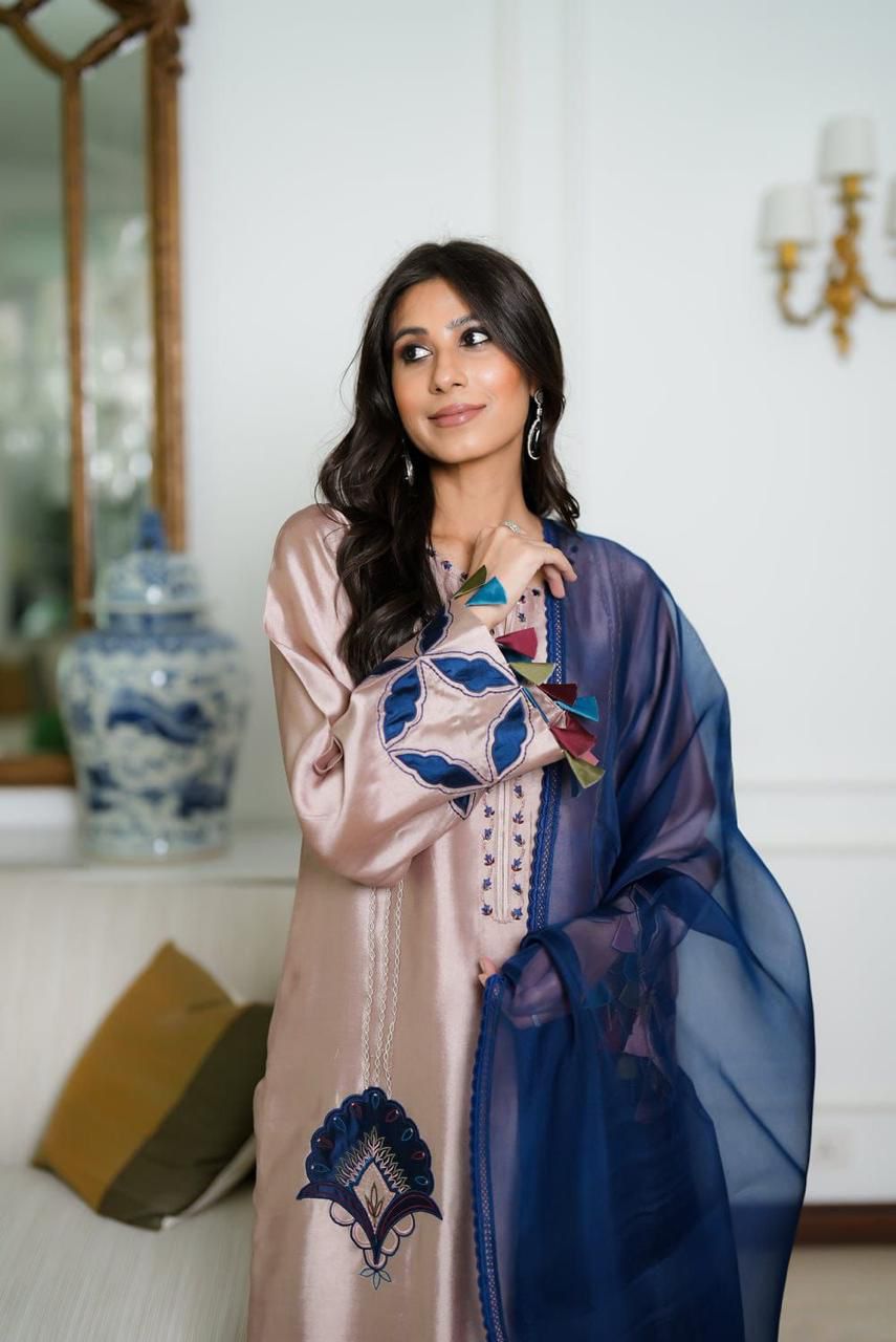 03-Piece Lawn Suit With Chiffon Dupatta | Ready To Wear