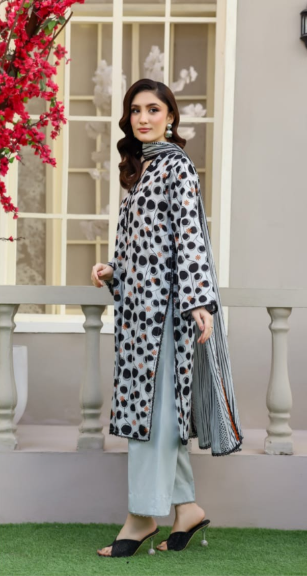 03-Piece Printed Lawn Suit - Ready To Wear