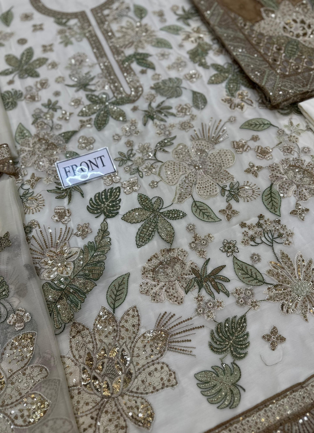 Embroidered Off-White Semi Pure Chiffon Suit with Matching Dupatta – 3-Piece Pakistani Festive Wear