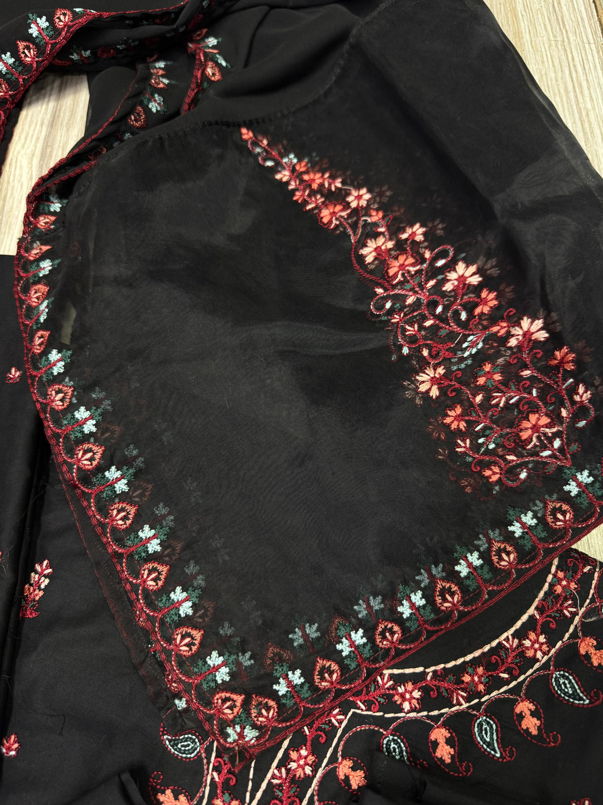 Elegant Embroidered Black Cambric Cotton Kurta with Semi-Chiffon Dupatta