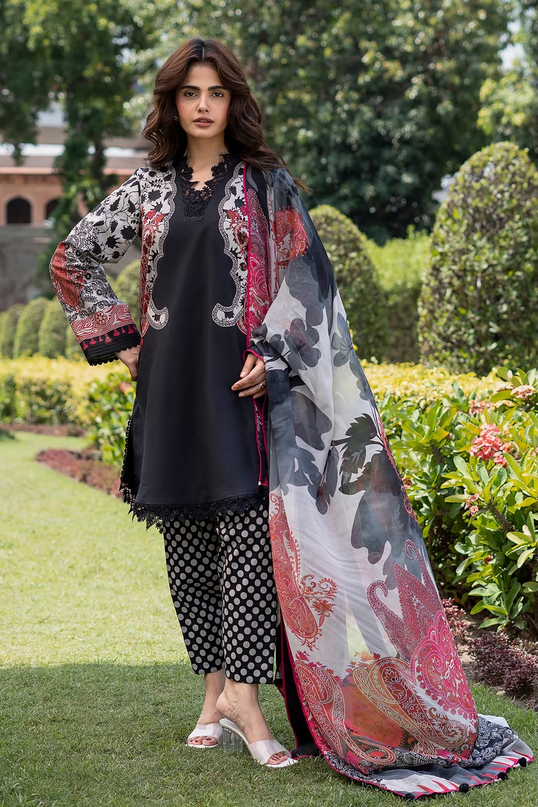 Luxury Contemporary Motif-Print Ensemble with Patterned Trousers