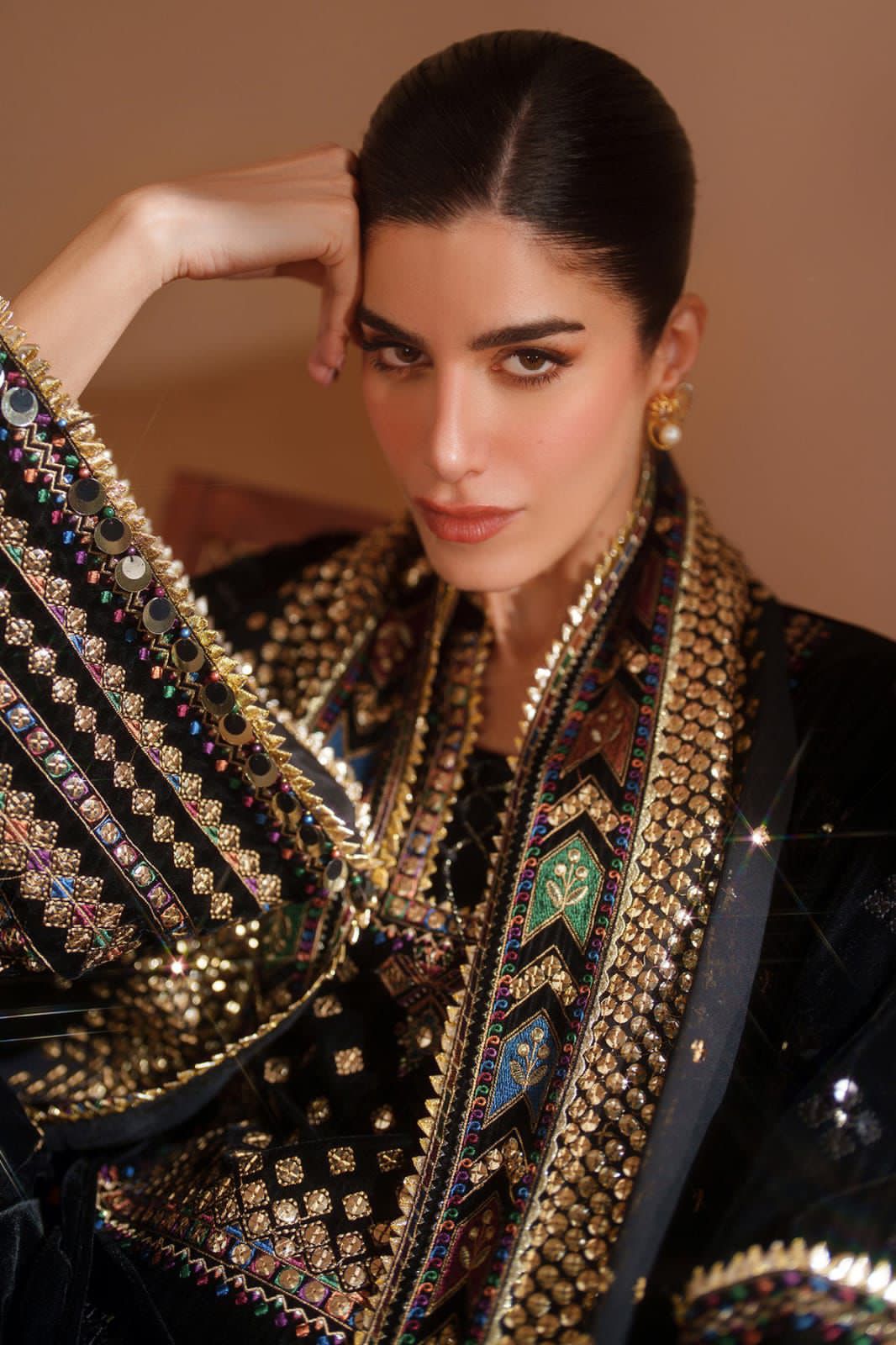 Luxury Embroidered Lawn Suit with Heavy Chiffon Dupatta – Ready to Wear